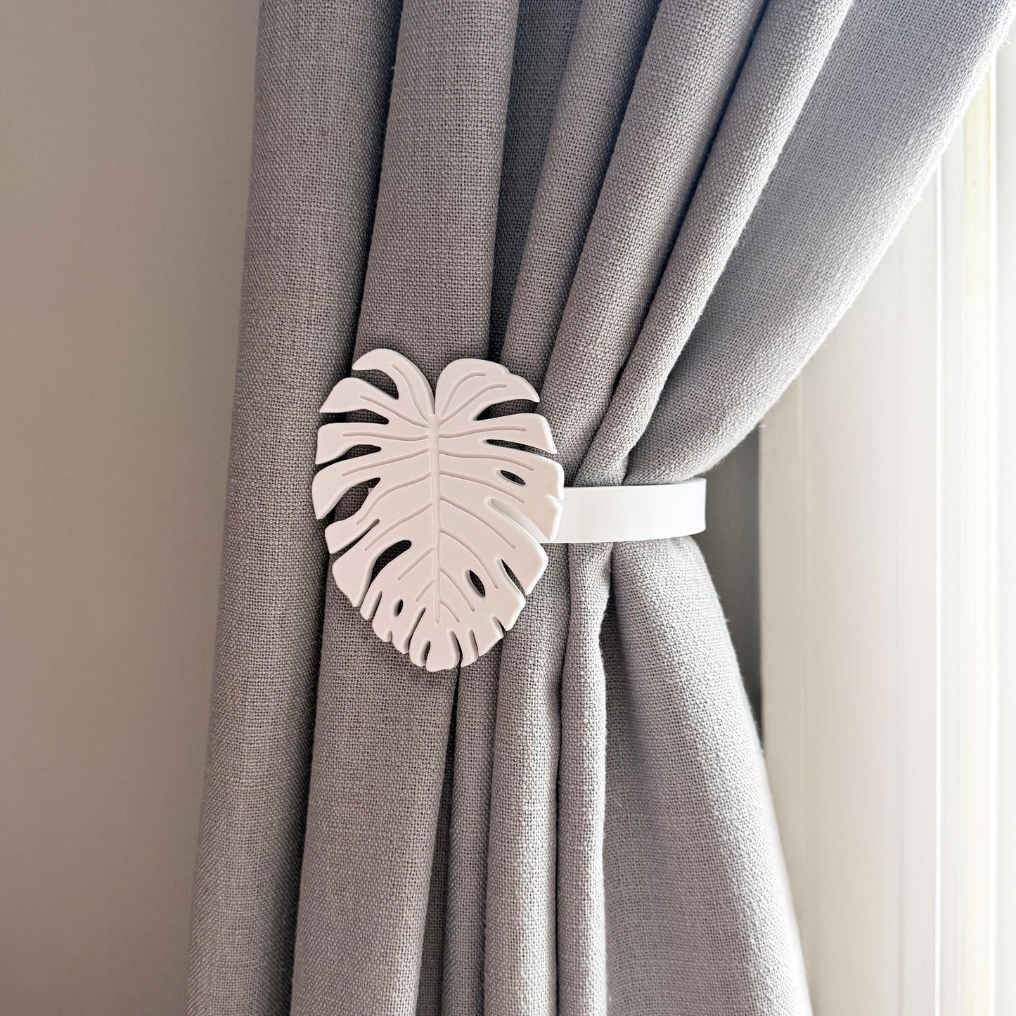 Replaceable Monstera Shape Curtain Holdbacks/Tiebacks (Set of Left and Right)